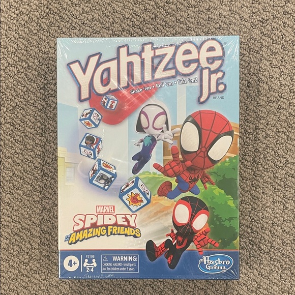 🆕 Hasbro Yahtzee Jr. Spidey Adventure Game - NEW and SEALED - Picture 8 of 10